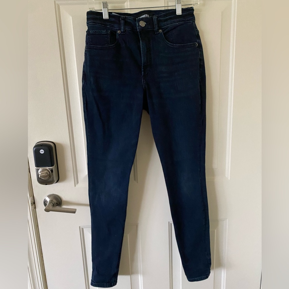 Express dark wash high waisted skinny Jean, size 4